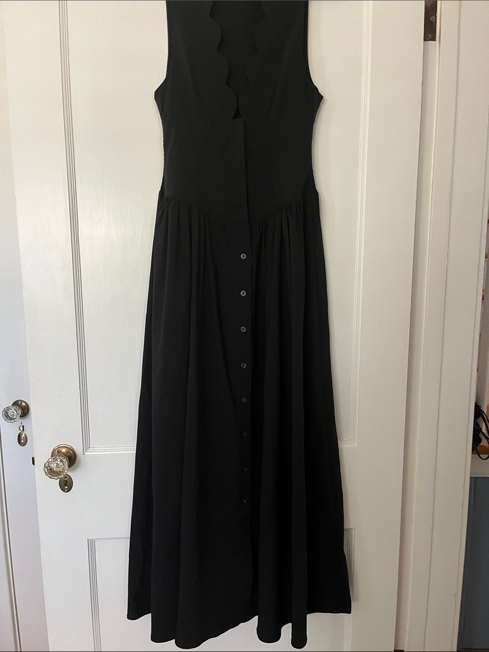 We Wore What Black Sleeveless Midi Dress with Scalloped V-Neck - Picture 5 of 6